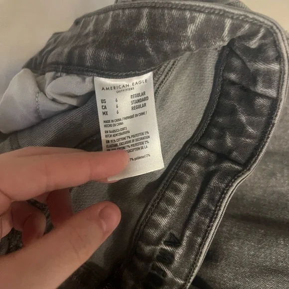 ripped curvy grey jean - Picture 2 of 3